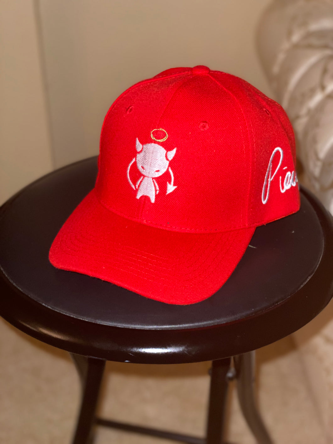 Pieux Red x white Cap